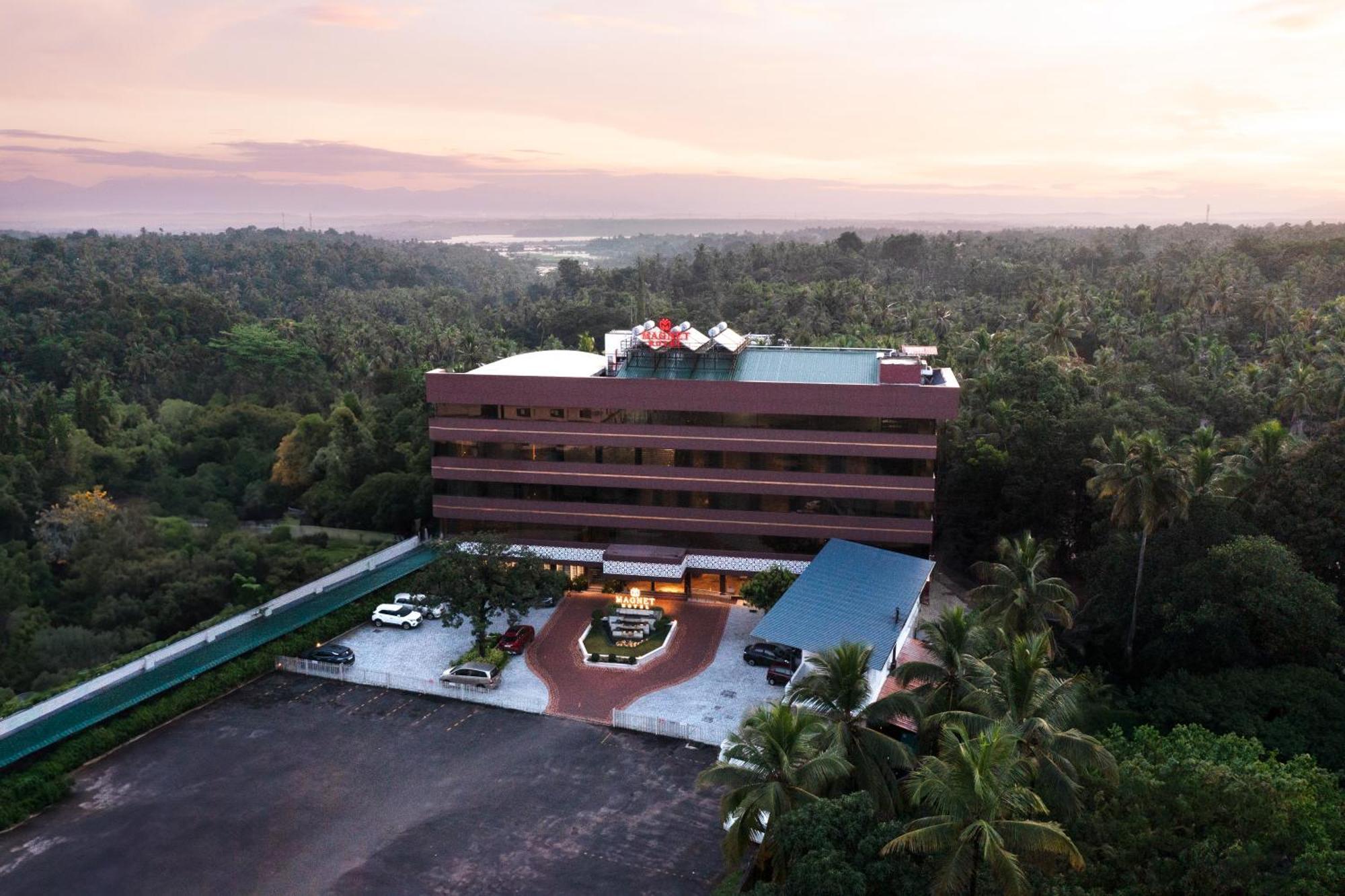 Magnet Hotel Kannur Exterior foto